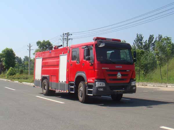 重汽8噸泡沫消防車(國五)|豪沃中型重型泡沫消防車|湖北江南泡沫消防車生產(chǎn)廠家|價(jià)格廠價(jià)直銷15271311188